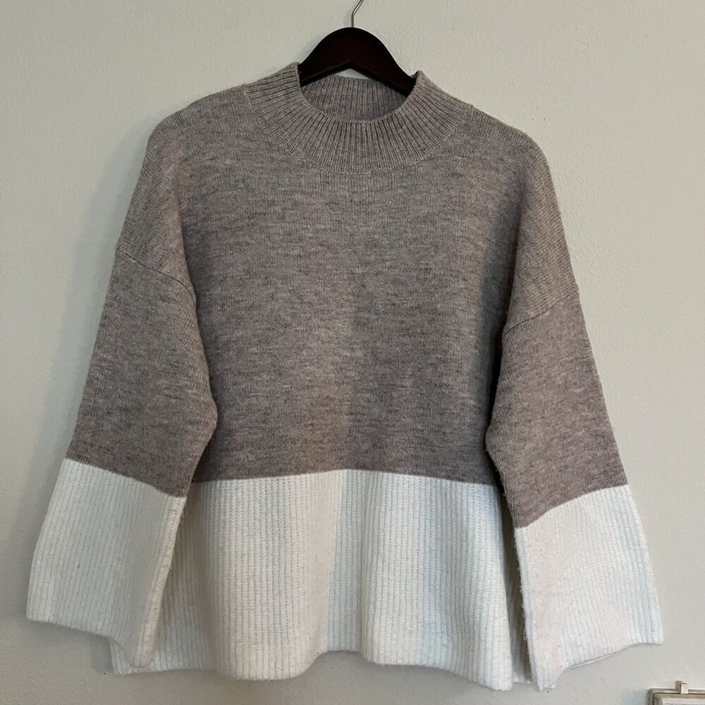 World Market Wide Long Sleeve Colorblock Knit Round Neck Pullover Sweater SZ OS